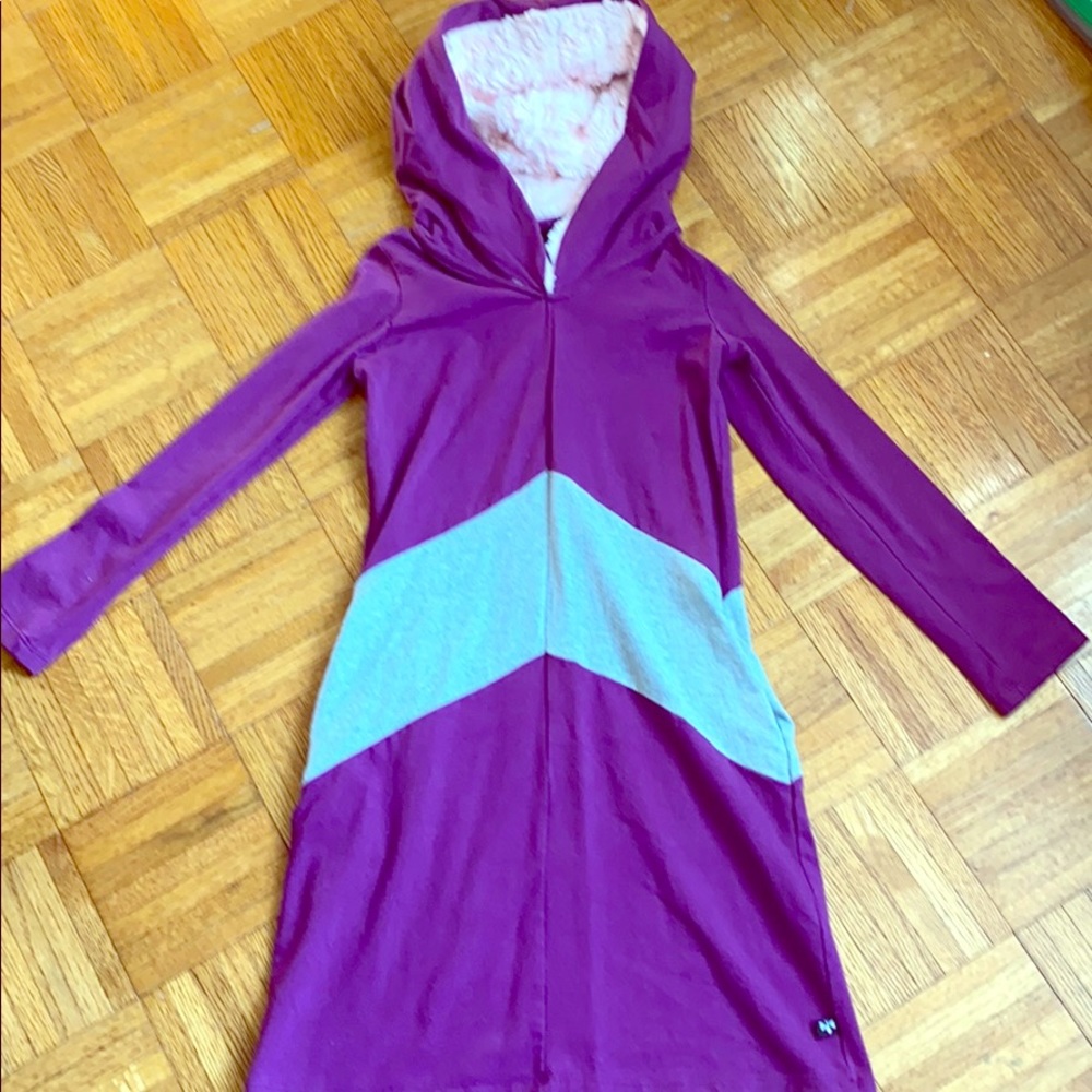 Dress w faux fur hood and POCKETS